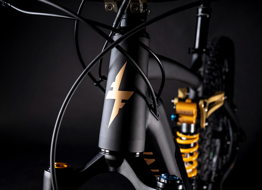 FOCARINI Furia - Matt black - roues DRC Mullet